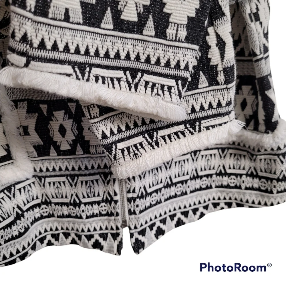 Bar III Black And White Aztec‎ Tribal Print Fringed Full Zip Jacket Size Medium